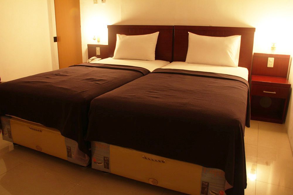 מדאן Kama Hotel מראה חיצוני תמונה