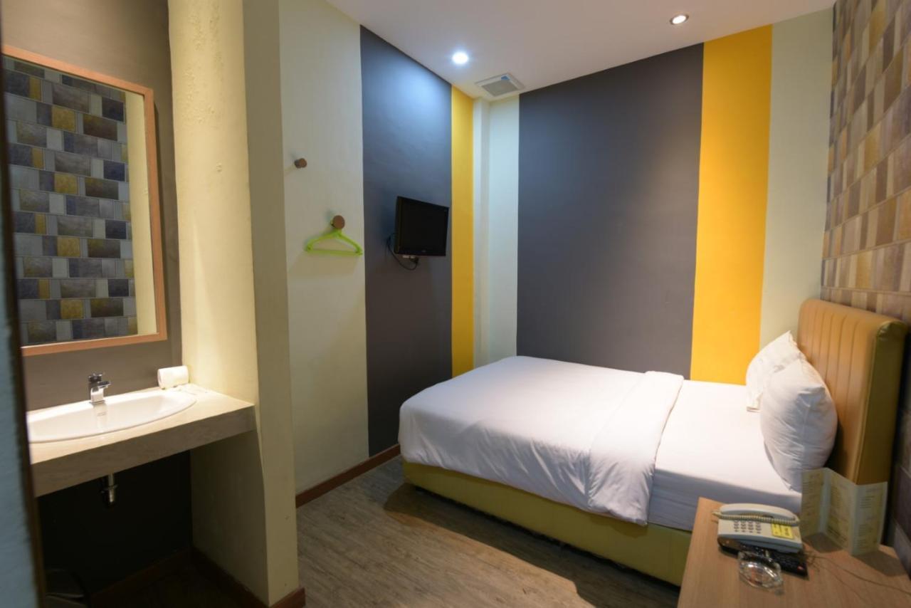 מדאן Kama Hotel מראה חיצוני תמונה